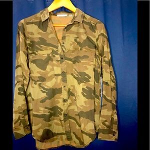 Dex clothing. Camouflage button up NWT